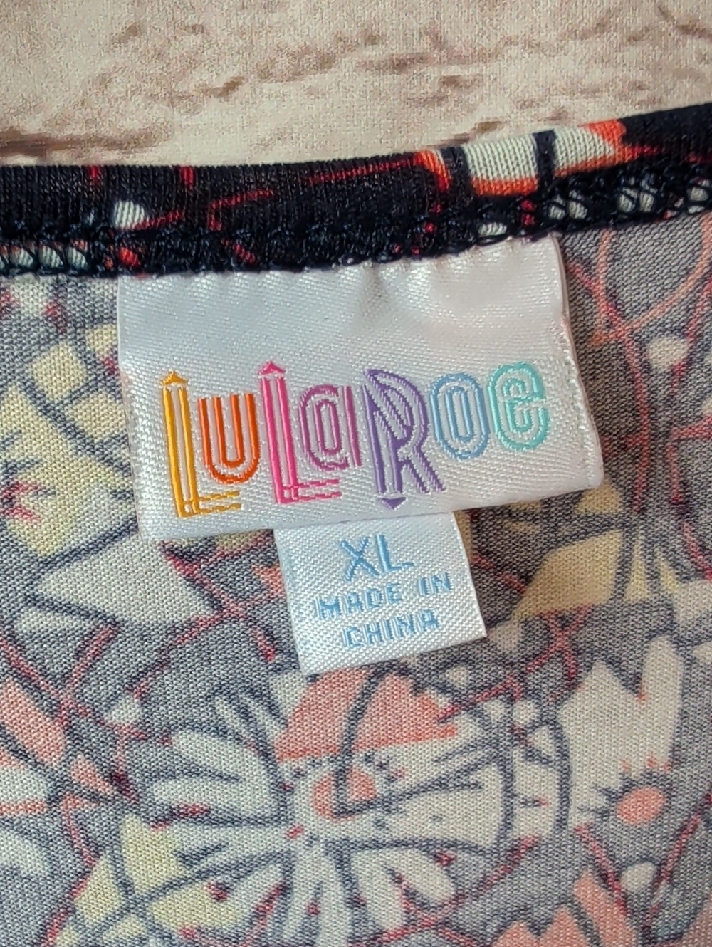 LulaRoe  Irma Tee Shirt XL New Nwt - Picture 6 of 7